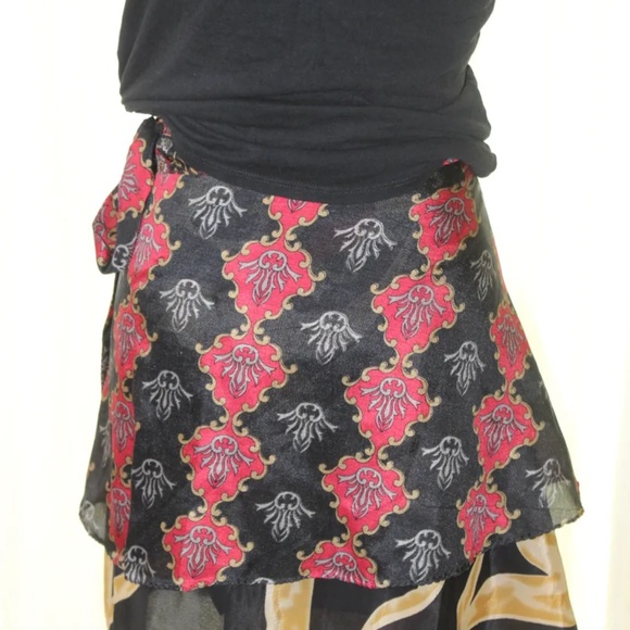 Short Reversible Vintage Sari Wrap Skirt, Like New - Picture 5 of 5